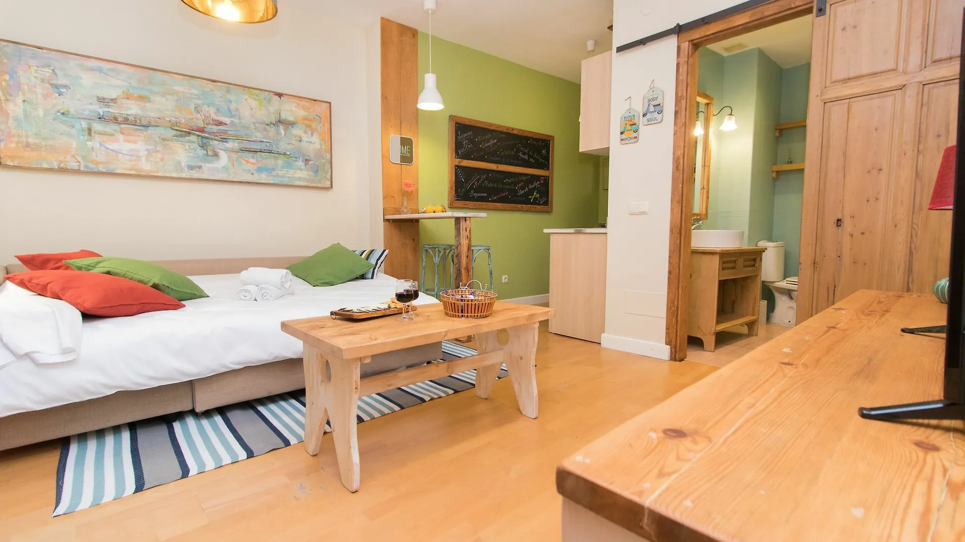 New Wood Studio Plaza La Merced Malaga Apartment